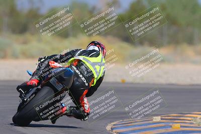 media/Sep-25-2023-Moto Forza (Mon) [[81ffa65e0a]]/B-C Group/Session 4 (Turn 2 Backside)/